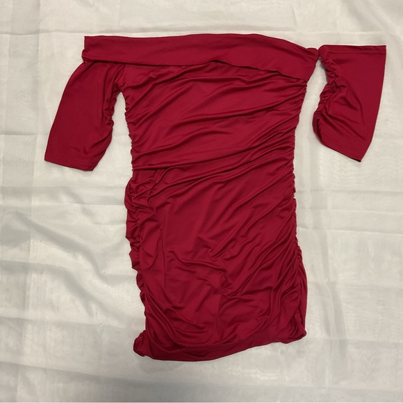 NWOT Cold Shoulders Asymmetrical Ruched Bodycon Short Sleeve Pencil - Picture 3 of 12